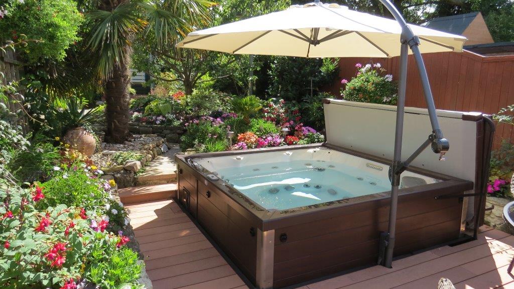 Oyster Pools & Hot Tubs Ltd installation photo